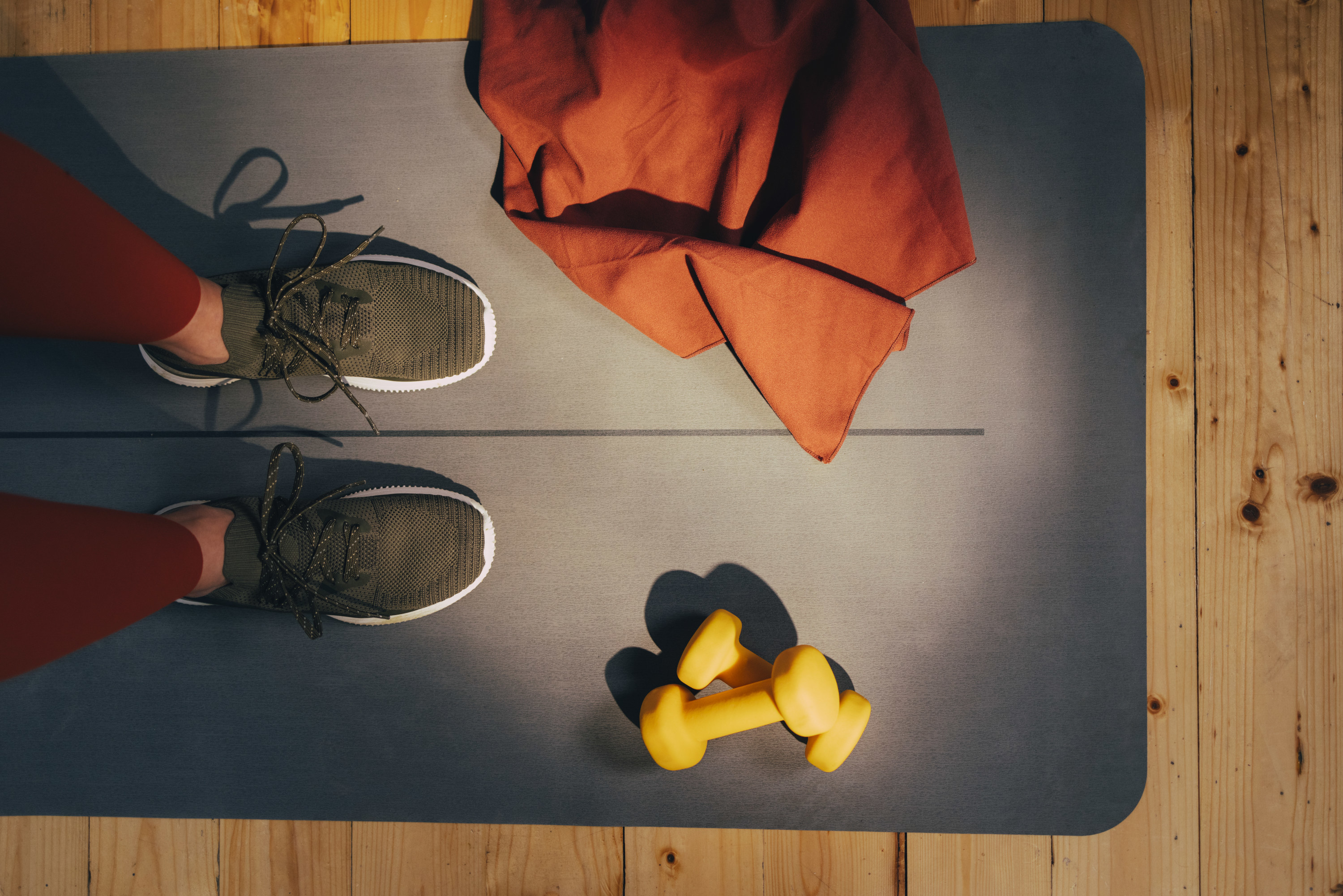 A yoga mat with working out essentials