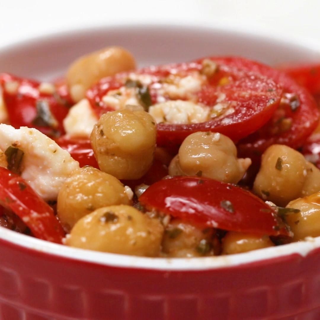 Chickpea and tomato snack mix