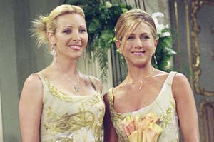 Jennifer and Lisa wear matching dresses on an episode of Friends