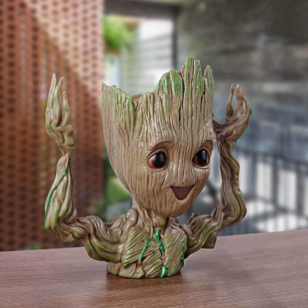 A Groot Pot on a table 