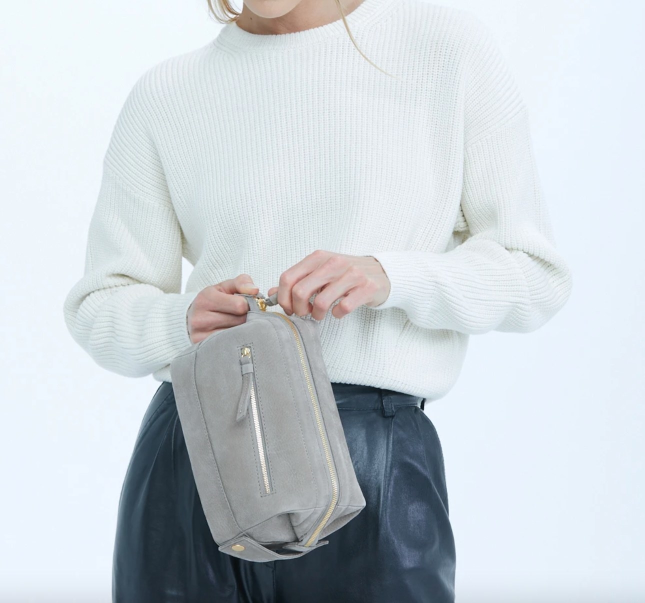 The leather makeup kit in grey natural/ brushed gold