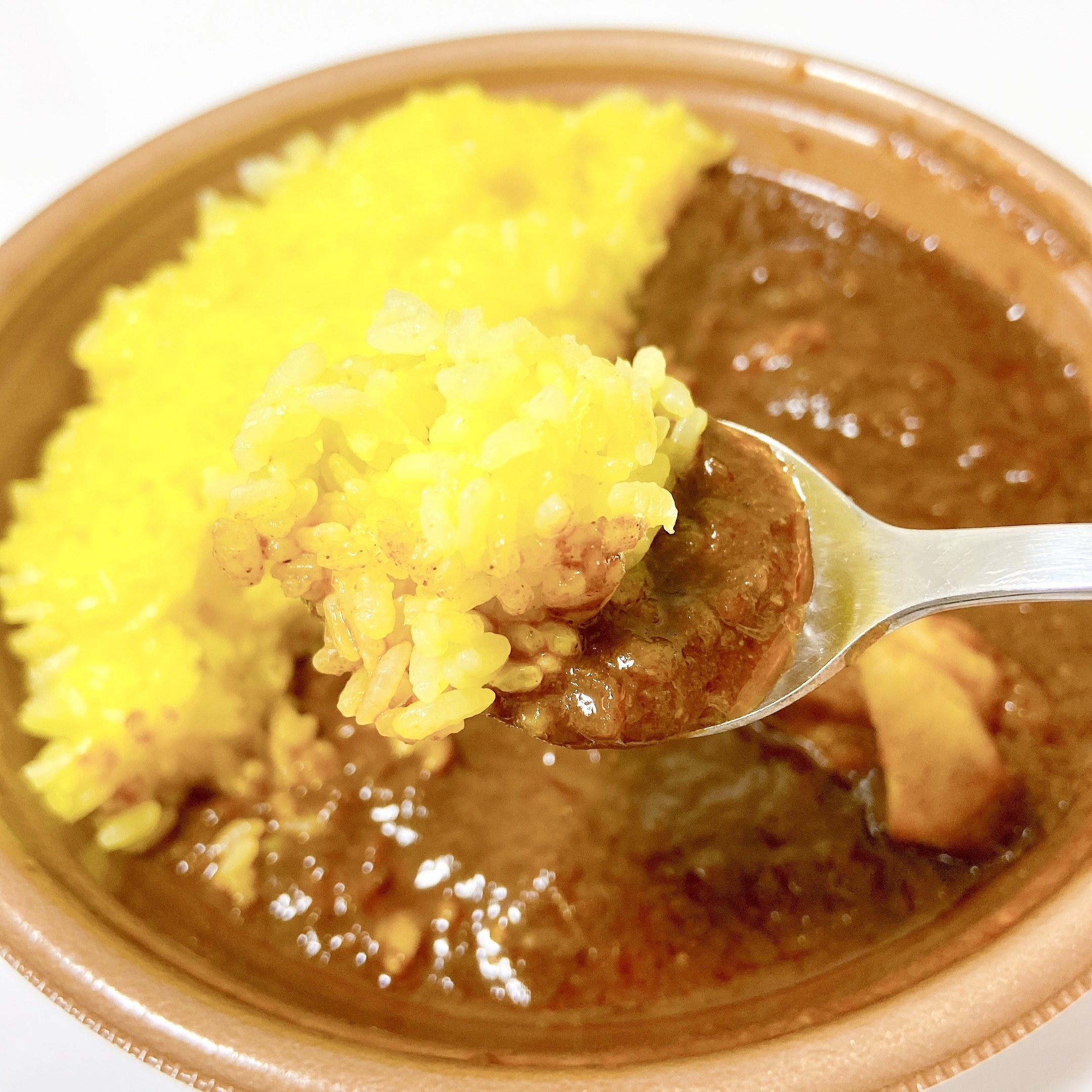 コンビニ弁当のクオリティじゃないよ セブンと銀座の名店がつくった チキンカレー びっくりするほどウマい