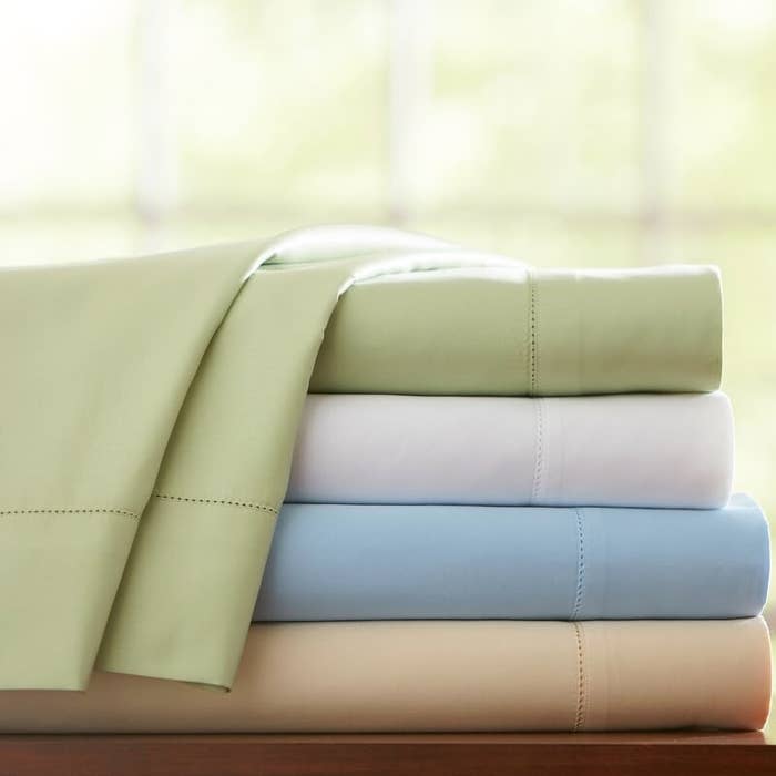 Sheet sets in multiple colors