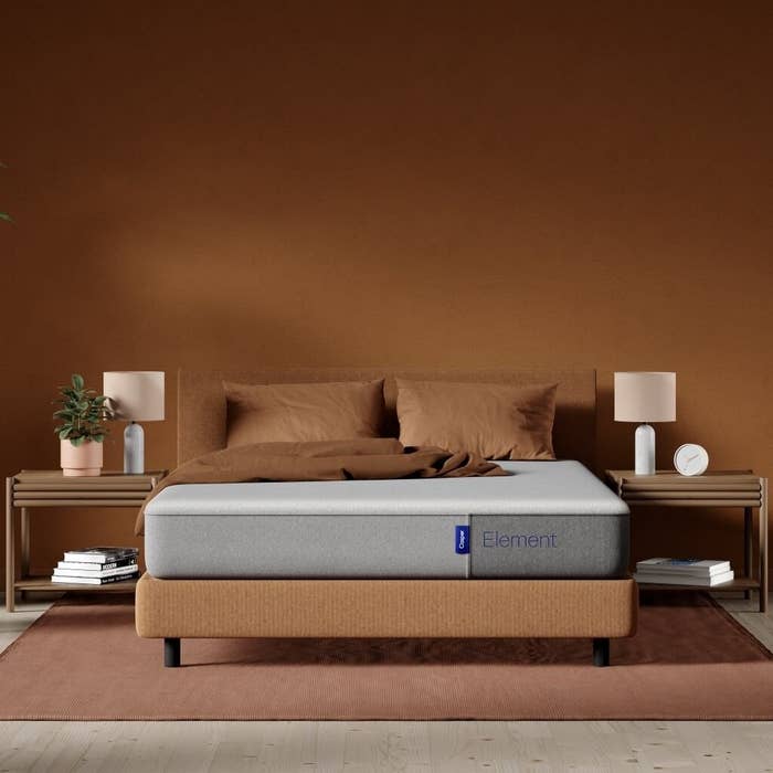 Casper mattress on bedframe 