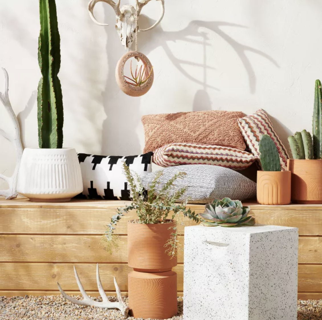 the table styles with plants