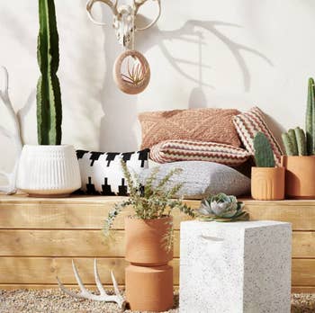 the table styles with plants