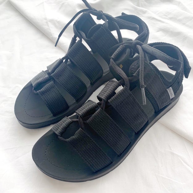 これだけあれば夏は無敵 ニコアンドの 楽ちんサンダル 手抜きコーデもオシャレになる Buzzfeed Japan Niko And ニコアンド でかわいい 夏サン ｄメニューニュース Nttドコモ