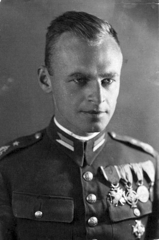 Witold Pilecki in uniform