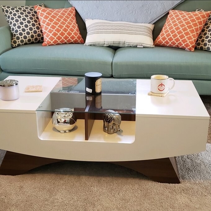 A reviewer photo of the table in white