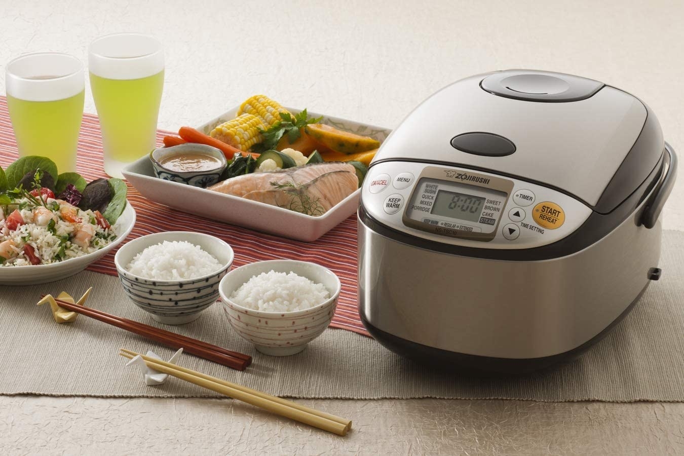 The rice cooker with a set meal