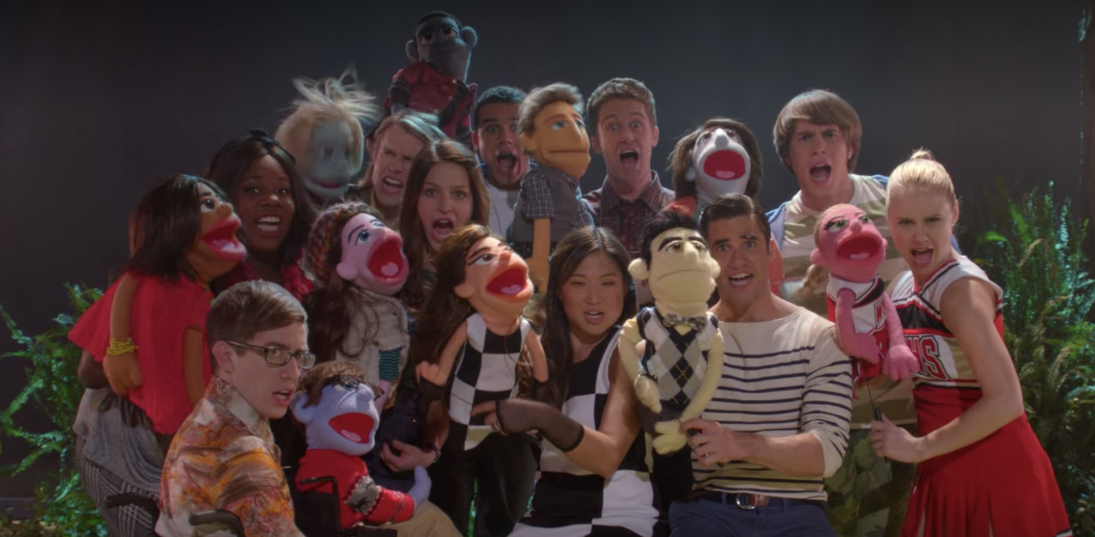 Still of the Glee cast performing &quot;What Does the Fox Say?&quot; on Season 5 Episode 7 of the show