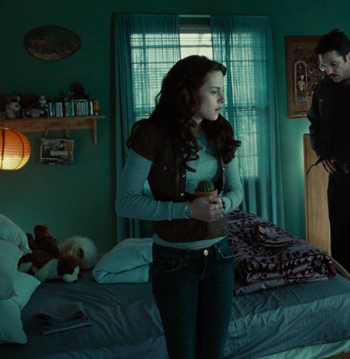 24 Twilight Outfits Ranked By How Unrealistic They Are