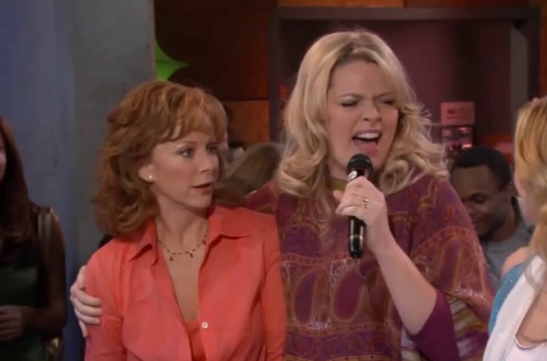 Barbra Jean singing obnoxiously, embarrassing Reba 