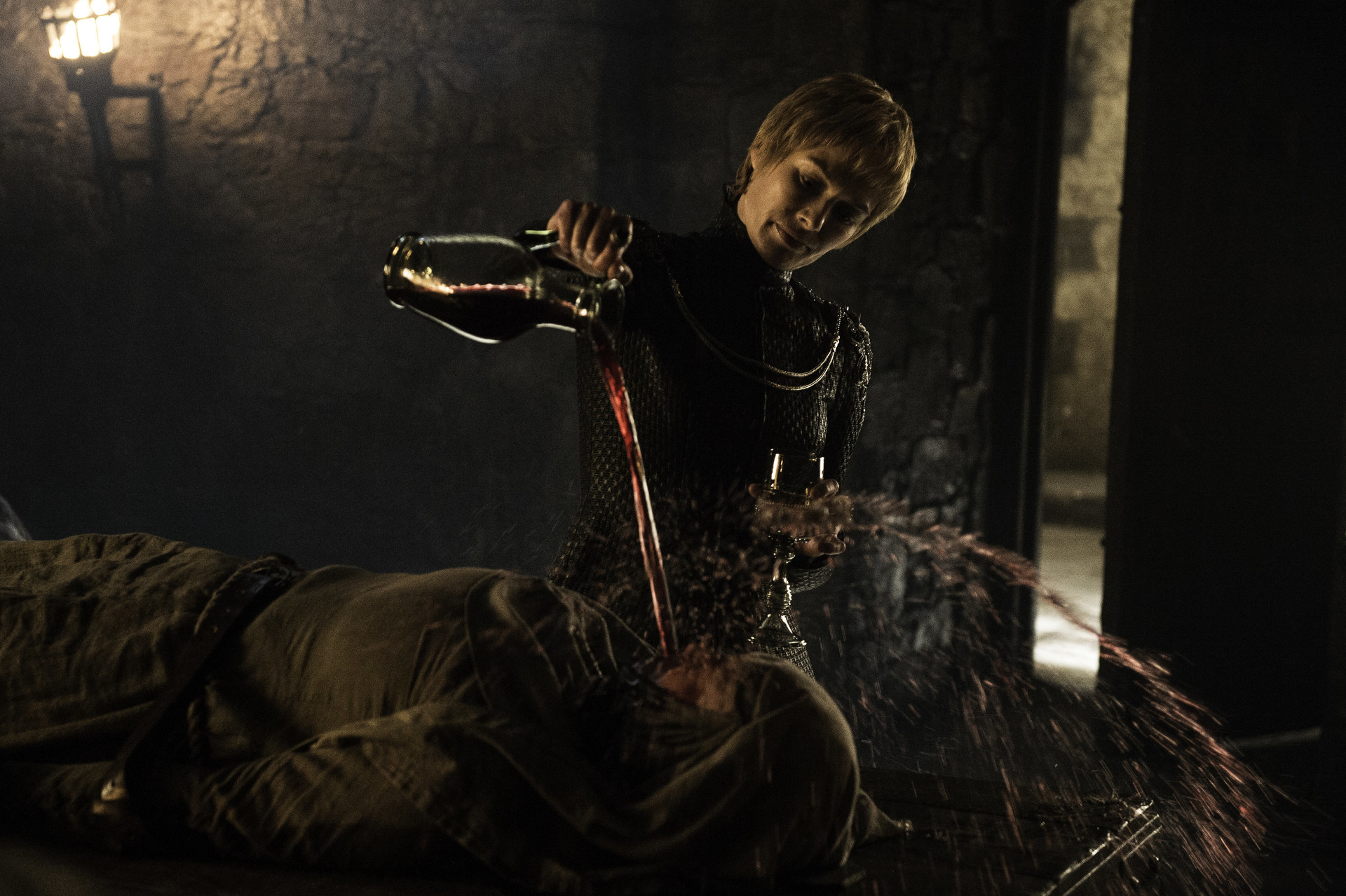 lena headey pouring wine on hannah waddingham in &quot;game of thrones&quot; 