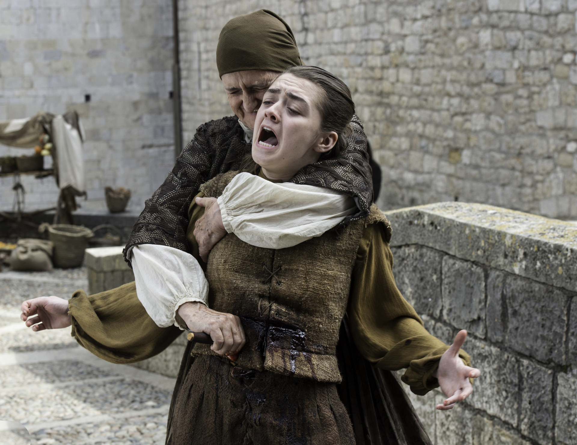 maisie williams being stabbed in &quot;game of thrones&quot;