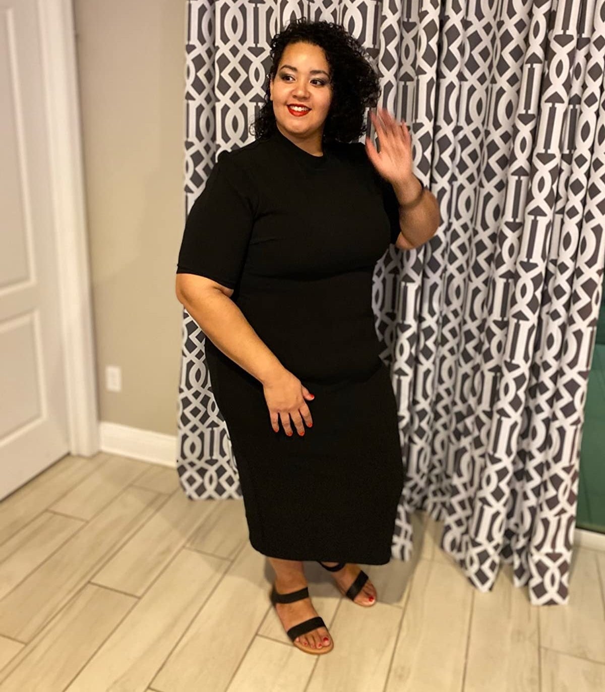 A reviewer photo of the dress in black
