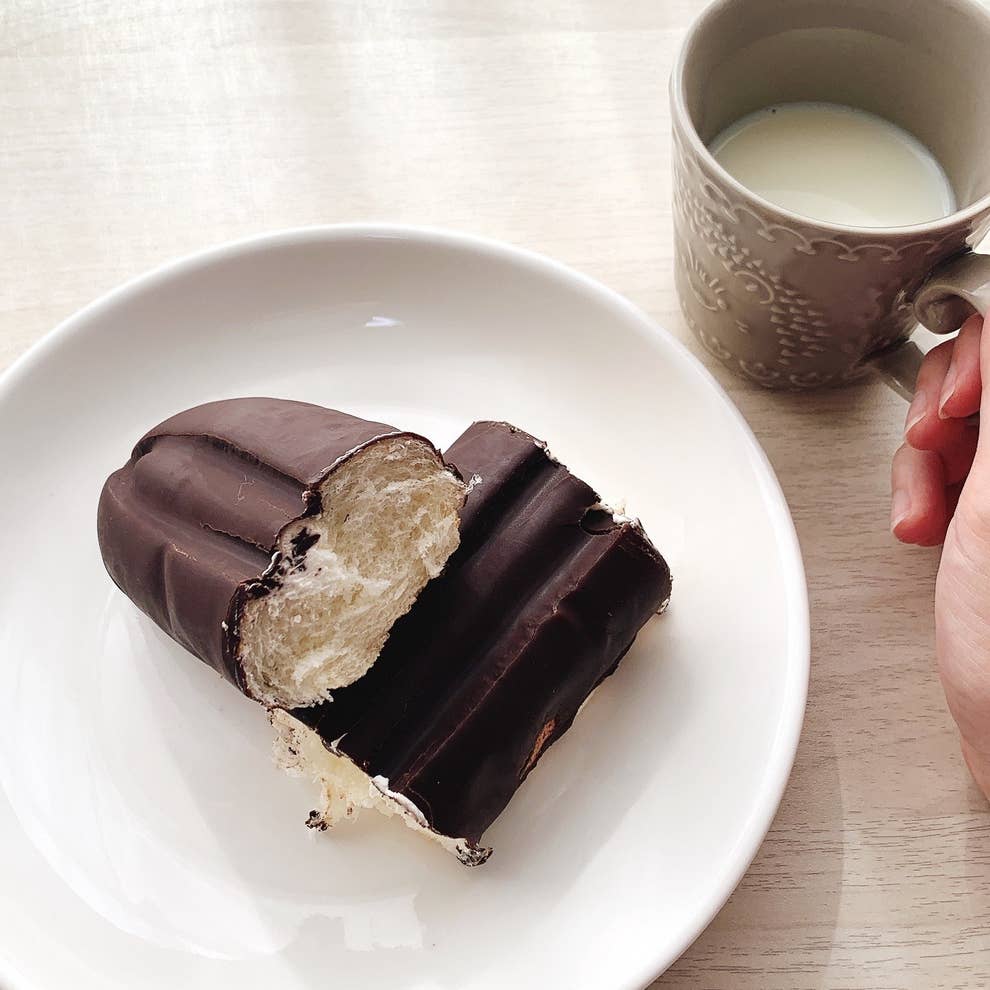 いや 長すぎない セブンの 30cmチョコパン 存在感すごすぎて思わずツッコんだ いや 長すぎない セブンの 30cmチョコパン 存在感すごすぎて思わずツッコんだ