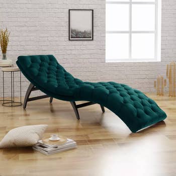 The chaise lounge in teal