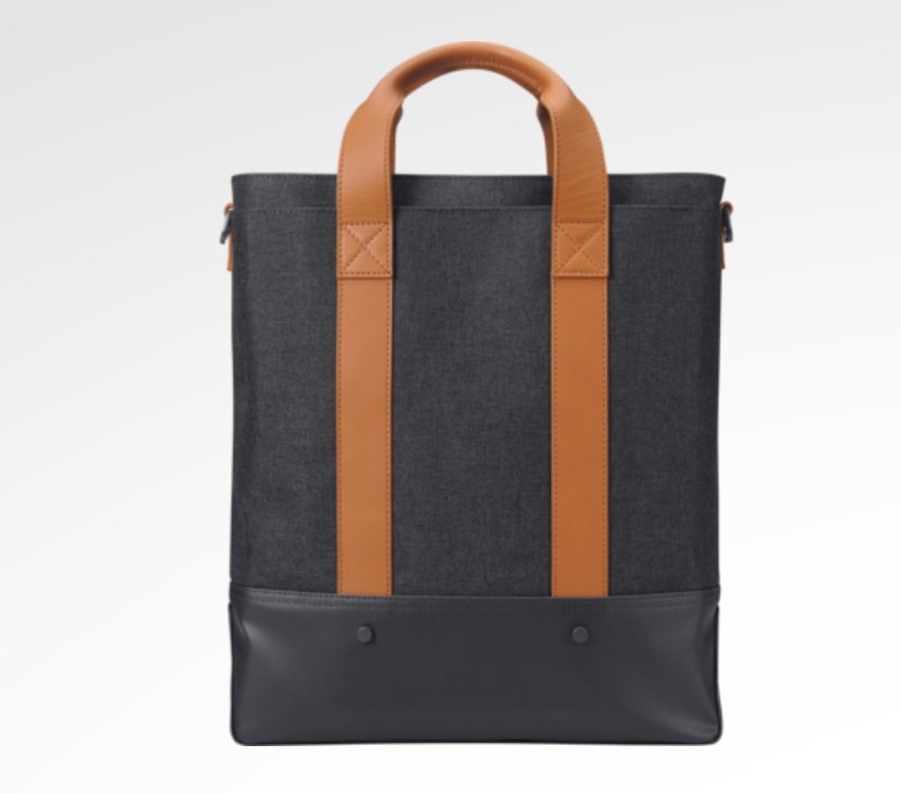 The urban tote bag with tan brown handles