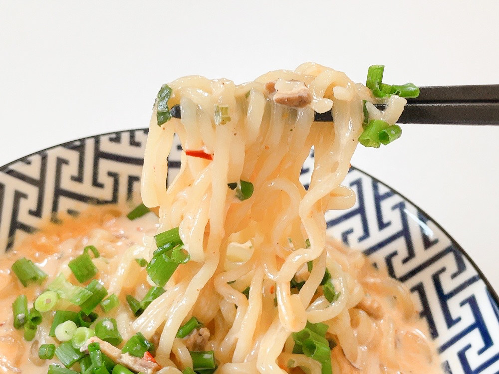 笑っちゃうくらいウマい 牛乳でつくる辛ラーメン ハチャメチャにおいしいって知ってる