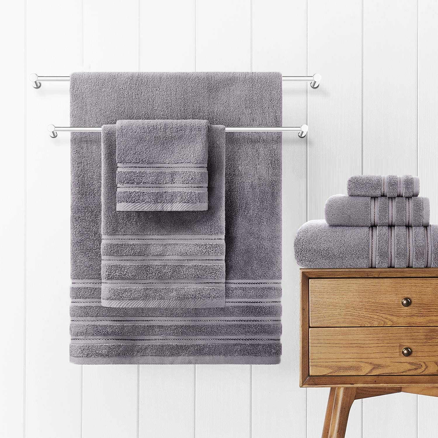  A luxury bathroom towel set 