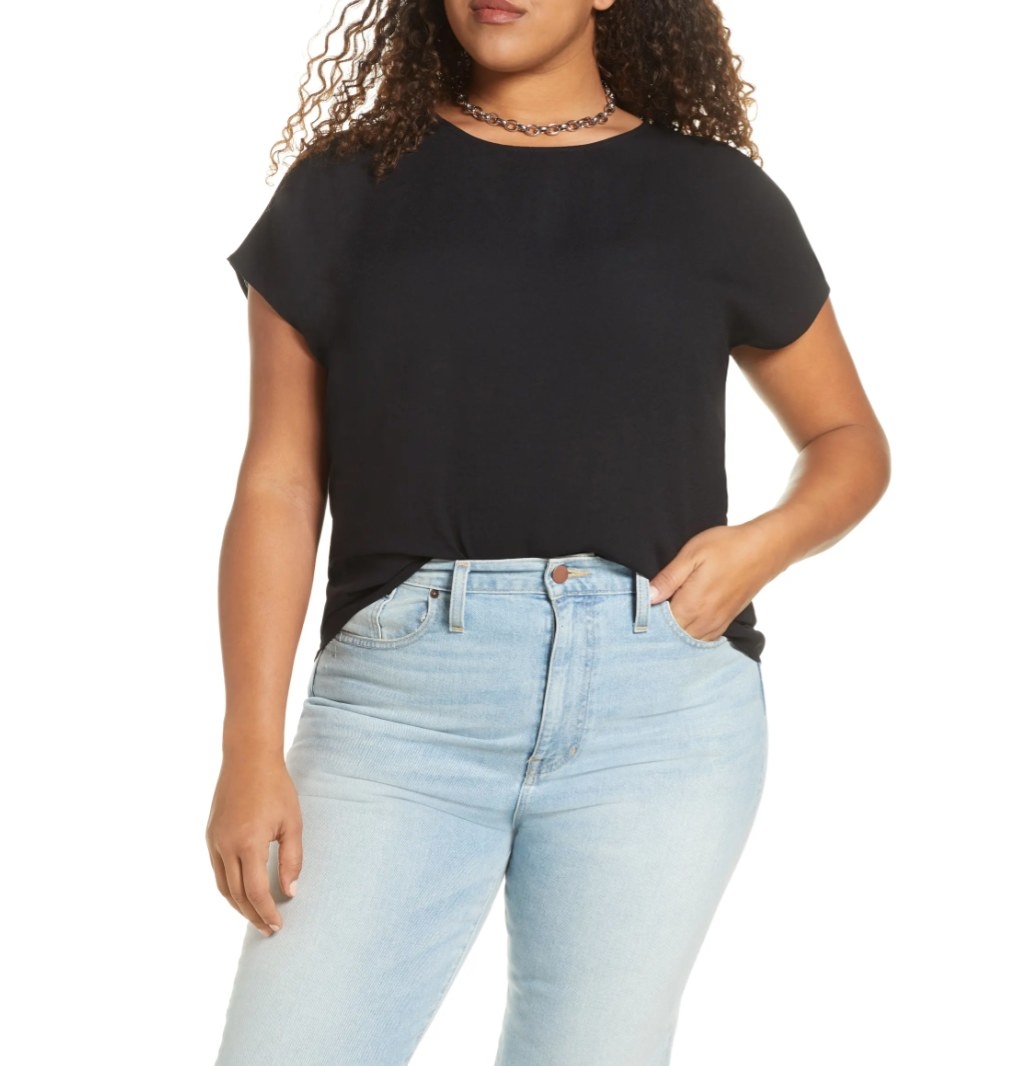 The classic cap sleeve blouse in black