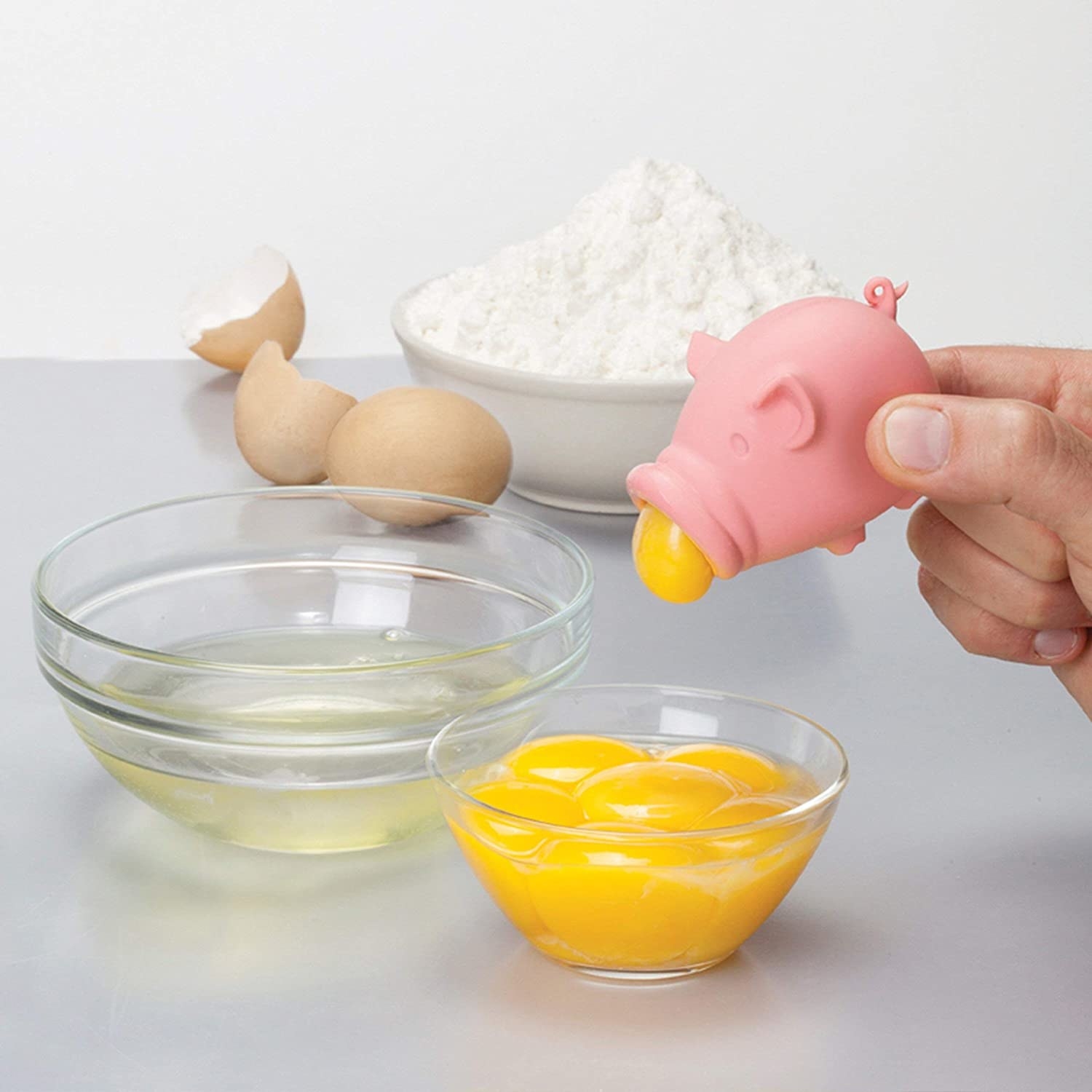 a pig shaped egg yolk separator