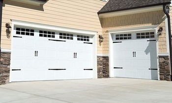Garage with the magnets on either corner, plus two handles in the center