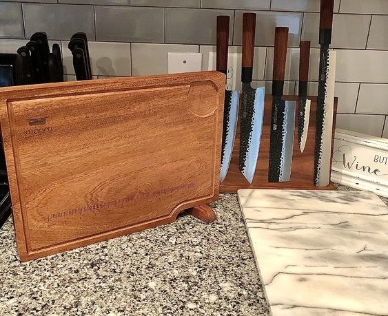 Reviewer picture of the cutting board
