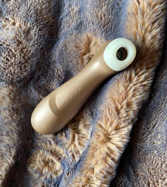 Reviewer&#x27;s picture of the clit-sucking vibrator
