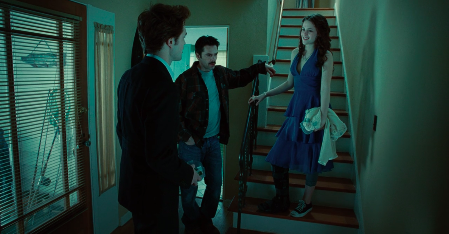 Twilight 2008 Swan House. — Я позабочусь о ней. — Я это уже слышал..