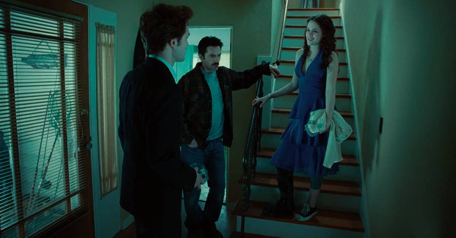 twilight bella's prom dress changes color 3 Love watching these movies. Please check out my website thanks. www.photopix.co.nz