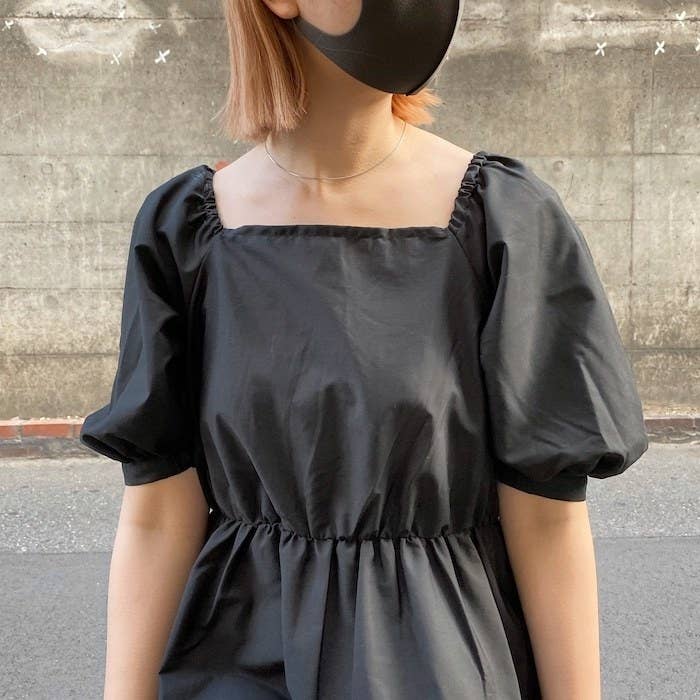 華奢に見えて嬉しい Guで2990円の ロング丈ワンピース 大人かわいいデザインが素敵です