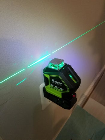 Reviewer's green laser level