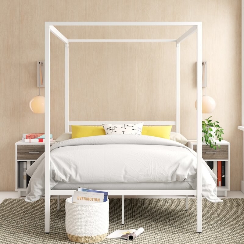 the white canopy bed 