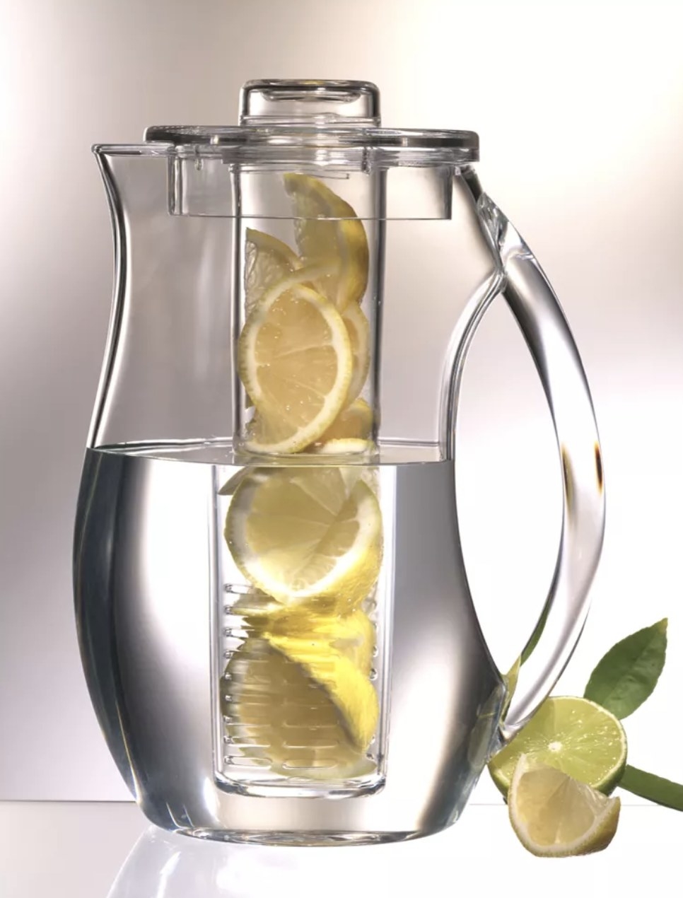 Infusion pitcher with lemons in it