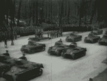 Tanks raid London in the 1940-41 blitzkrieg
