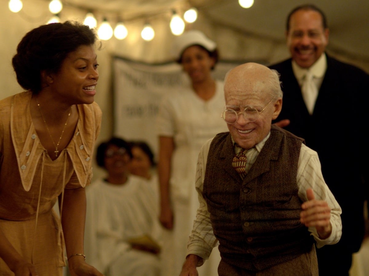 Taraji P. Henson dancing with old Brad Pitt in The Curious Case of Benjamin Button