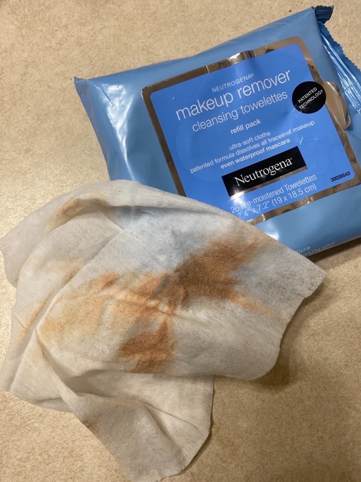 Review photo of the pack of makeup remover cleansing towelettes