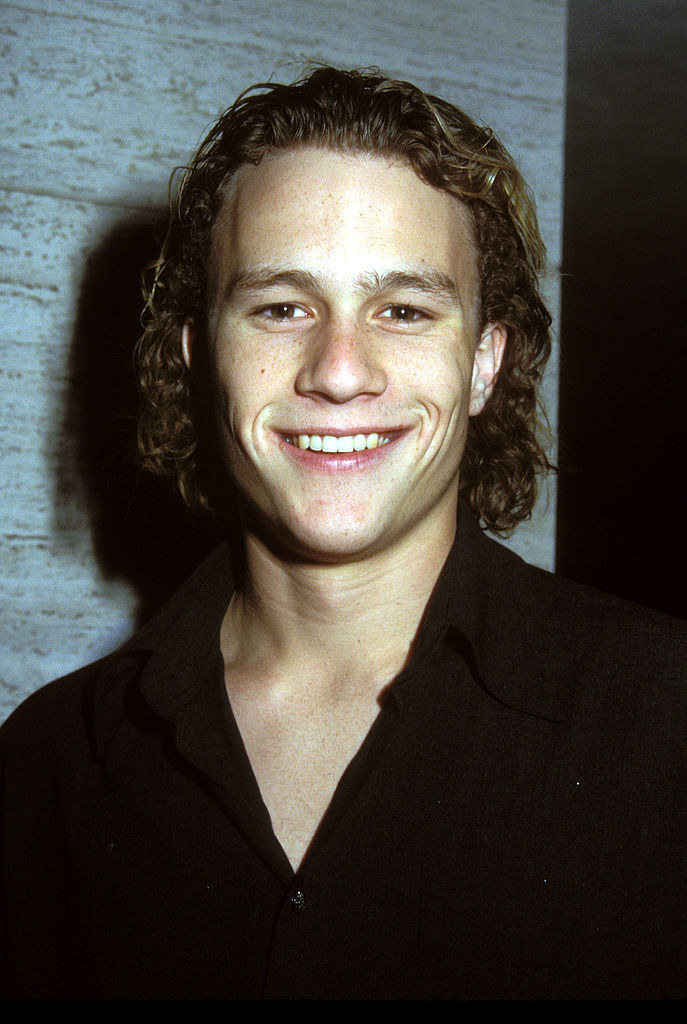 Heath Ledger smiling at a red carpet premiere