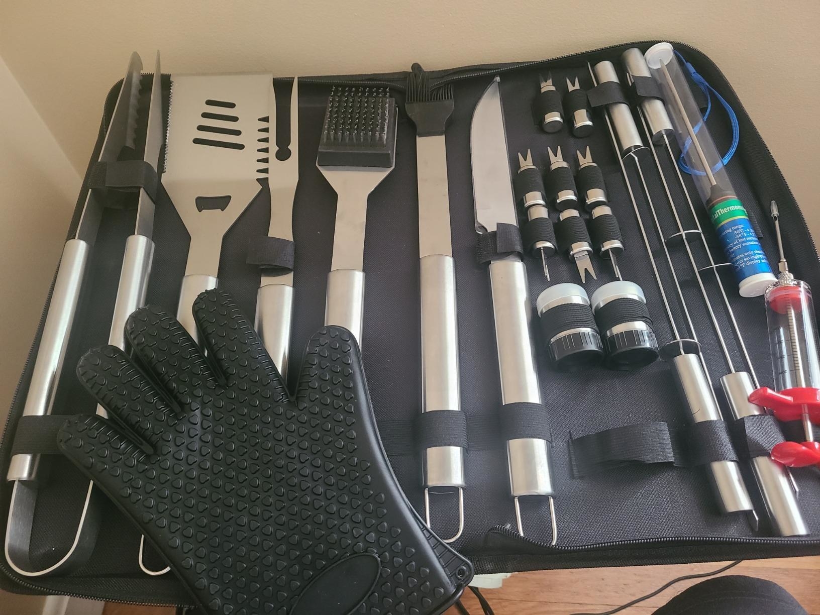 the full set of utensils