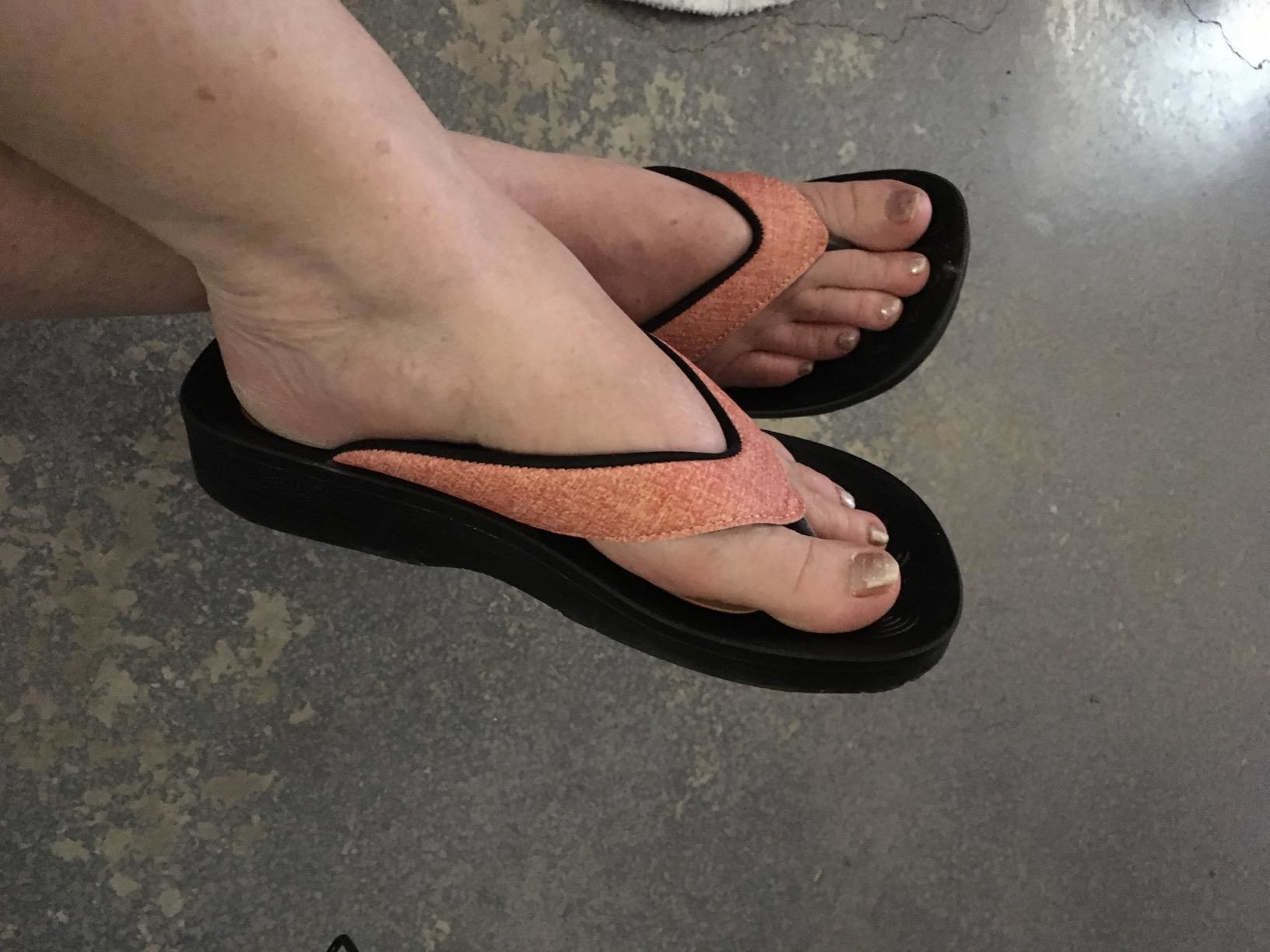 candid flip flop feet - cloudridernetworks.com.