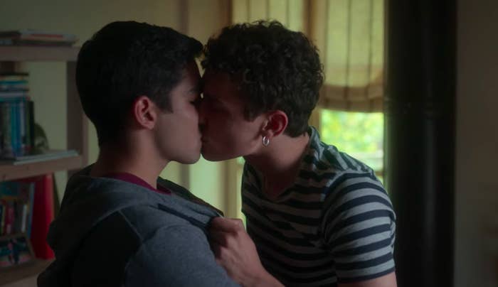 Ander and Omar kissing