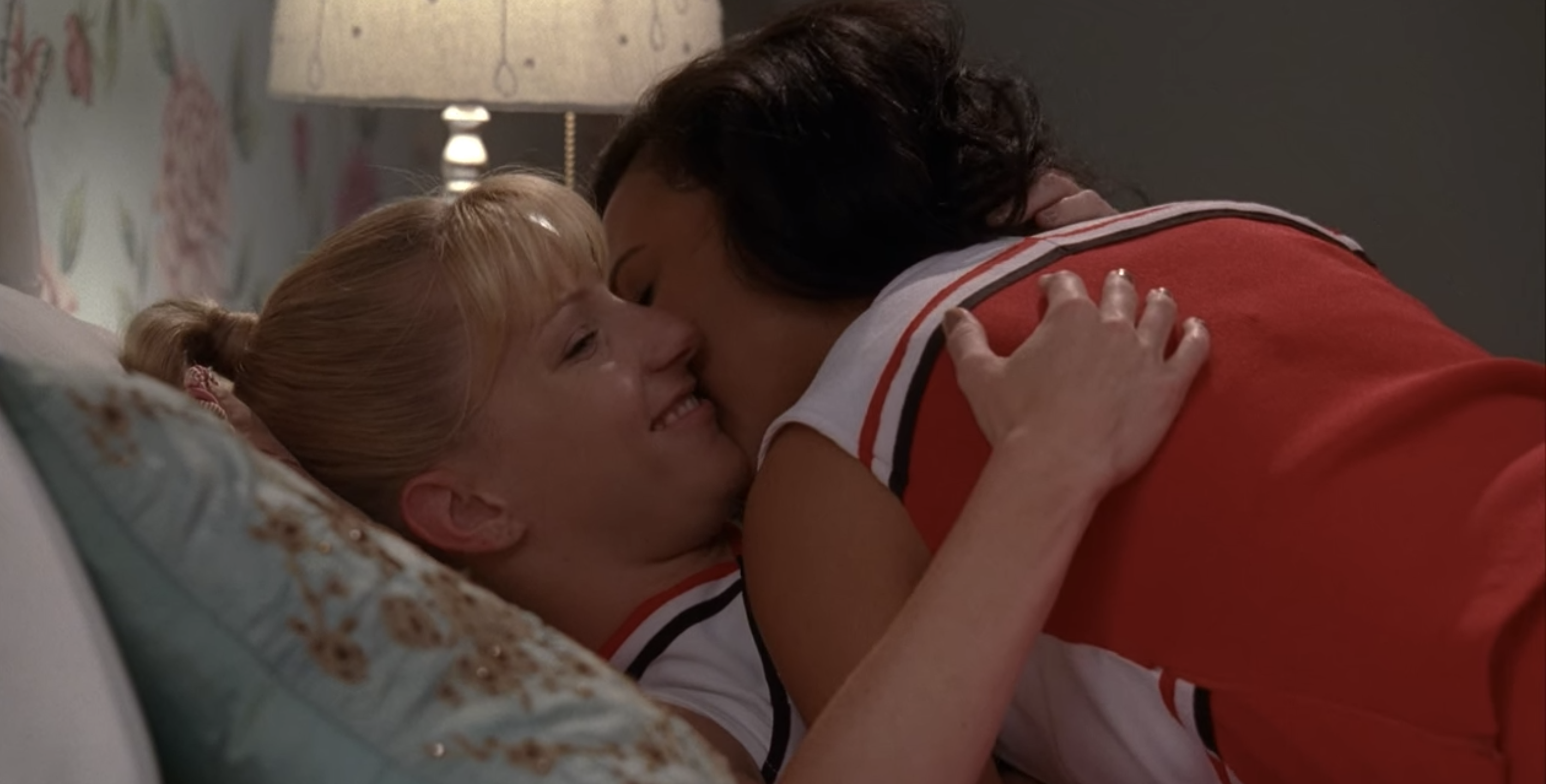 Brittany and Santana making out in bed