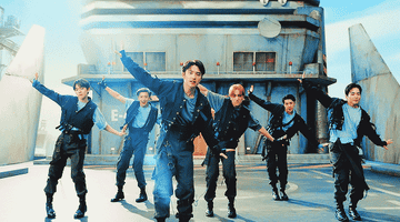 Exo dances to &quot;Don&#x27;t Fight the Feeling&quot;