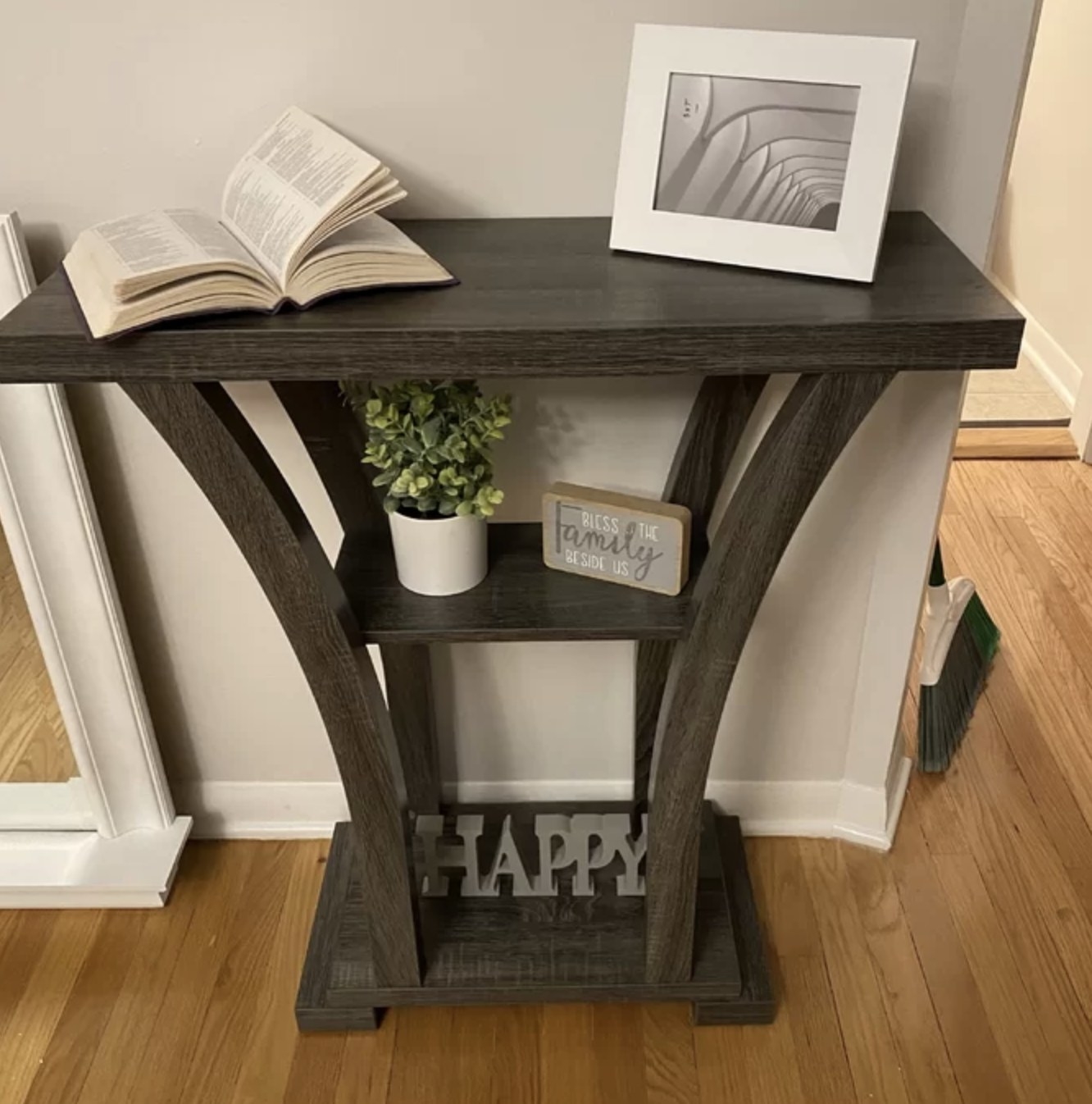 A reviewer&#x27;s small console table in an entryway