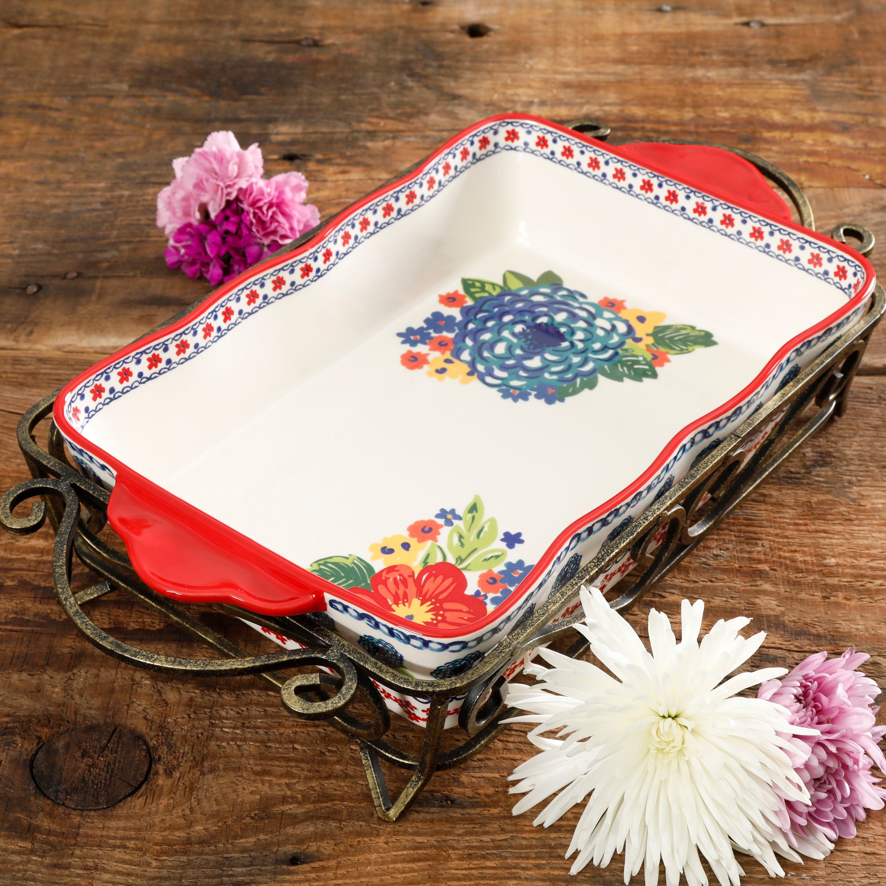 The  two-piece floral baking dish and metal rack