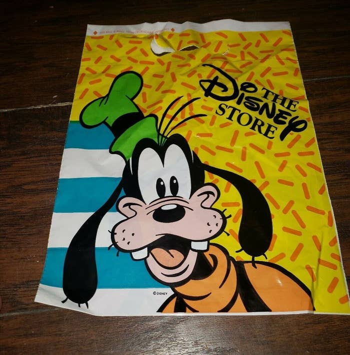 Disney Store bag with Goofy on it