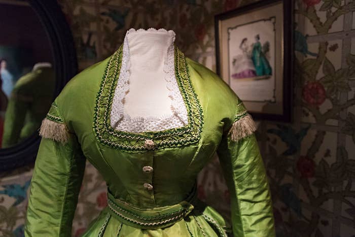 green dress dyed with arsenic