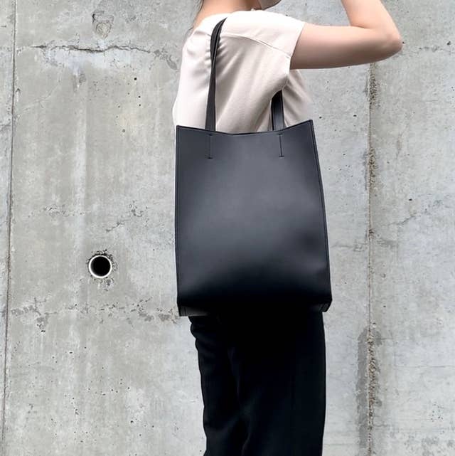 私の知ってるユニクロじゃない 3990円の トートバッグ 高級感たっぷりでオシャレすぎる